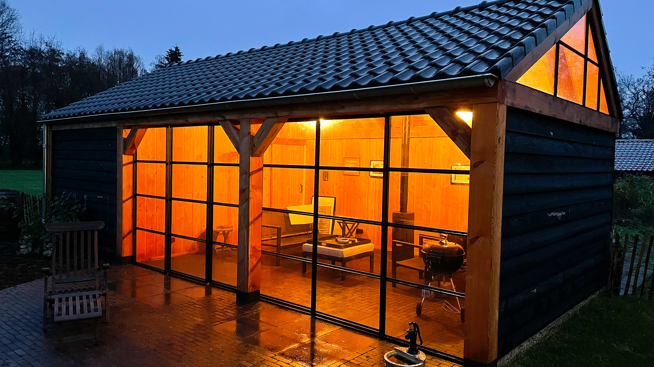 Tuinhuis met schuin dak